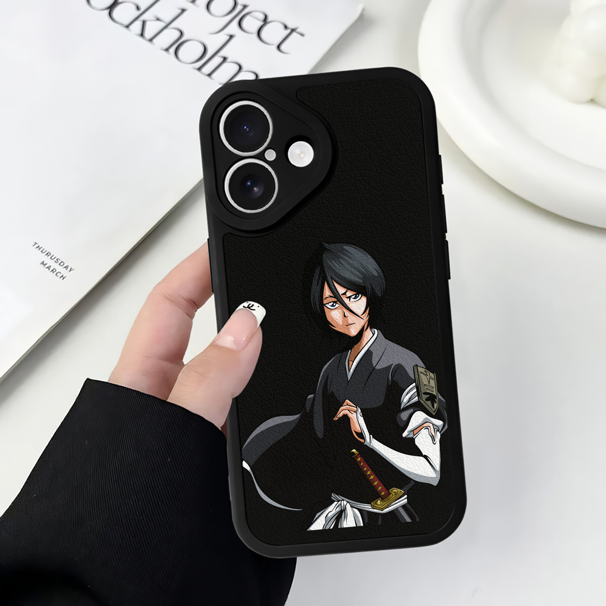 （画像用） ブリーチ 朽木ルキア BLEACH Kuchiki Rukia 【iPhone 16シリーズ対応】シリコンスマホケース（レザー調） 材質：シリコン
